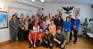 Foto Bersama saat di KBRI (Dok.Pribadi)